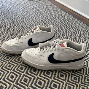 Nike Sky Force 3/4 Men’s Sneaker- Brand New, Barely worn